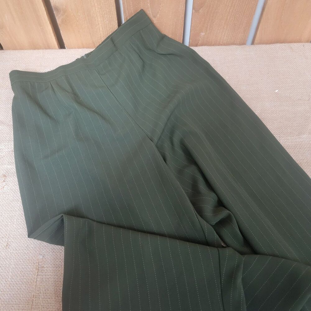R & K Originals Women Mom Pants Green Pinstripe Elastic Waist Size 10 Slacks